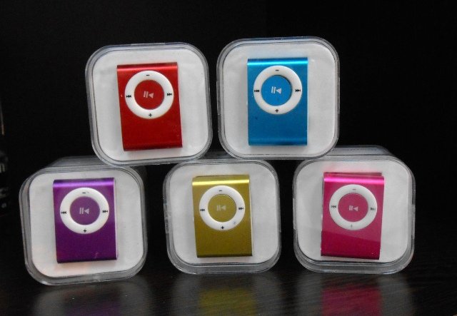 MP3 плеер (MicroSD+наушники+ЗУ) красный