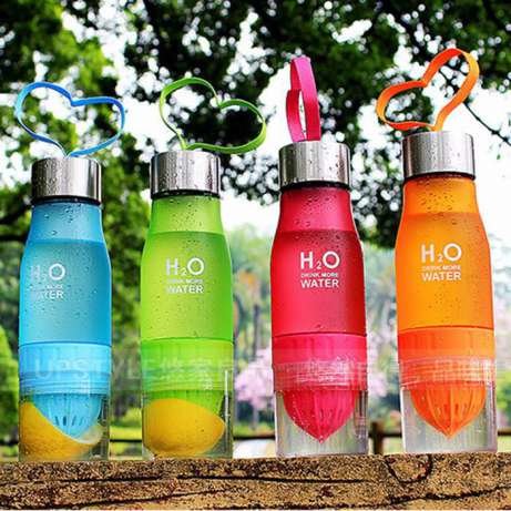Бутылка для воды H2O с соковыжималкой 650ml оранжевая
