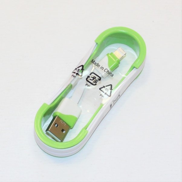 USB кабель на iPhone 5 плоский в намотке белый